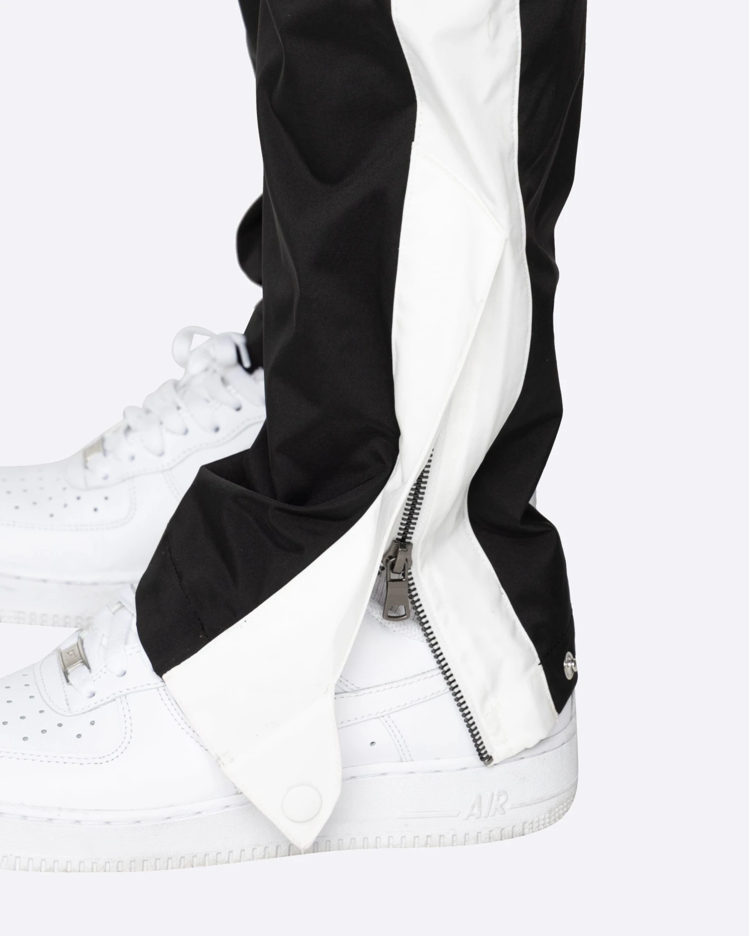EPTM NYLON BASIC TRACK PANTS- BLACK/WHITE 3 EPTM NYLON BASIC TRACK PANTS- BLACK/WHITE - Image 3